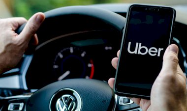 „Uber“ vairuotojai pradeda teisėtą kovą dėl „favoritizmo“