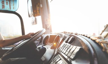 Tragiški įvykiai Vietname: 15 mitingo dalyvių žuvo autobusui nukritus nuo uolos