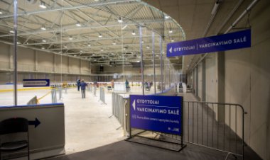 Vakcinų atsargas vėl ištuštinęs Kaunas skelbia antrą „šaukimą“ visiems miesto senjorams